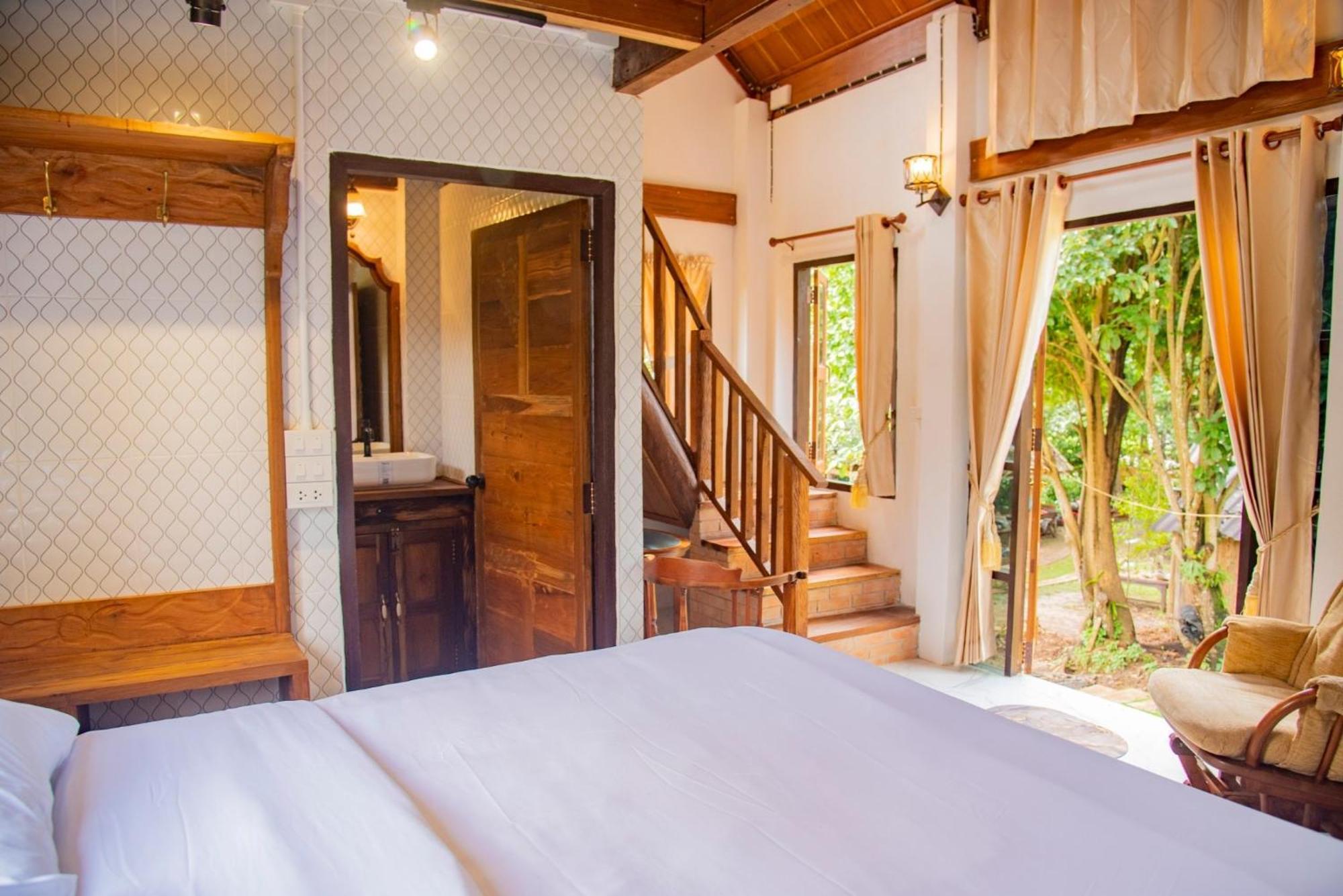 Ban Kaew Mo Ra Glamping & Restaurant Hotell Pang Mapha Eksteriør bilde