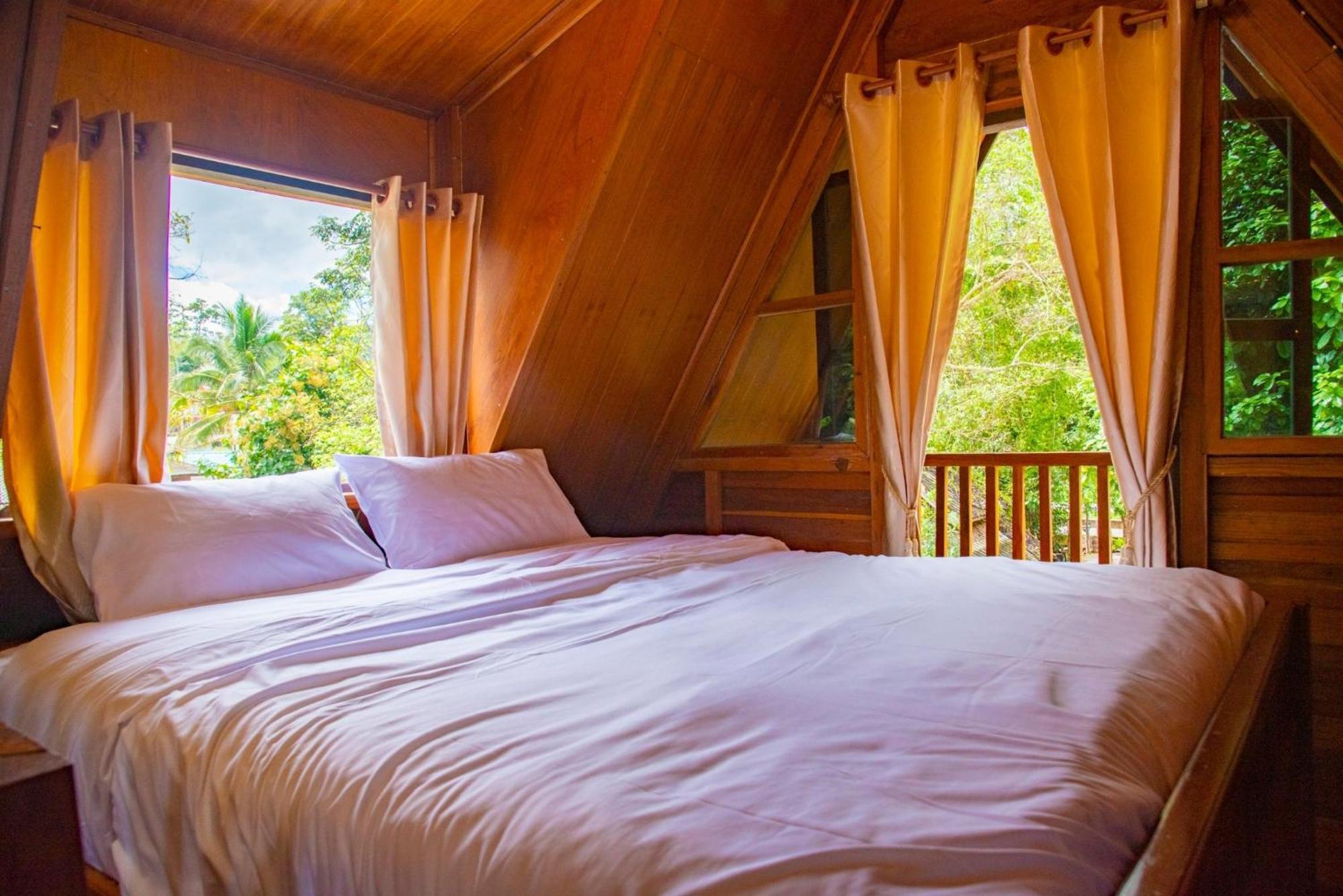 Ban Kaew Mo Ra Glamping & Restaurant Hotell Pang Mapha Eksteriør bilde