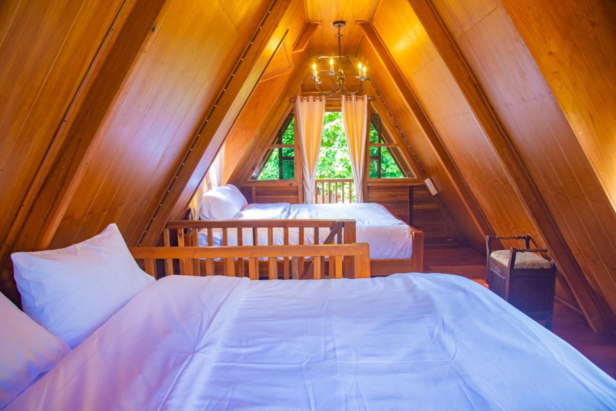 Ban Kaew Mo Ra Glamping & Restaurant Hotell Pang Mapha Eksteriør bilde