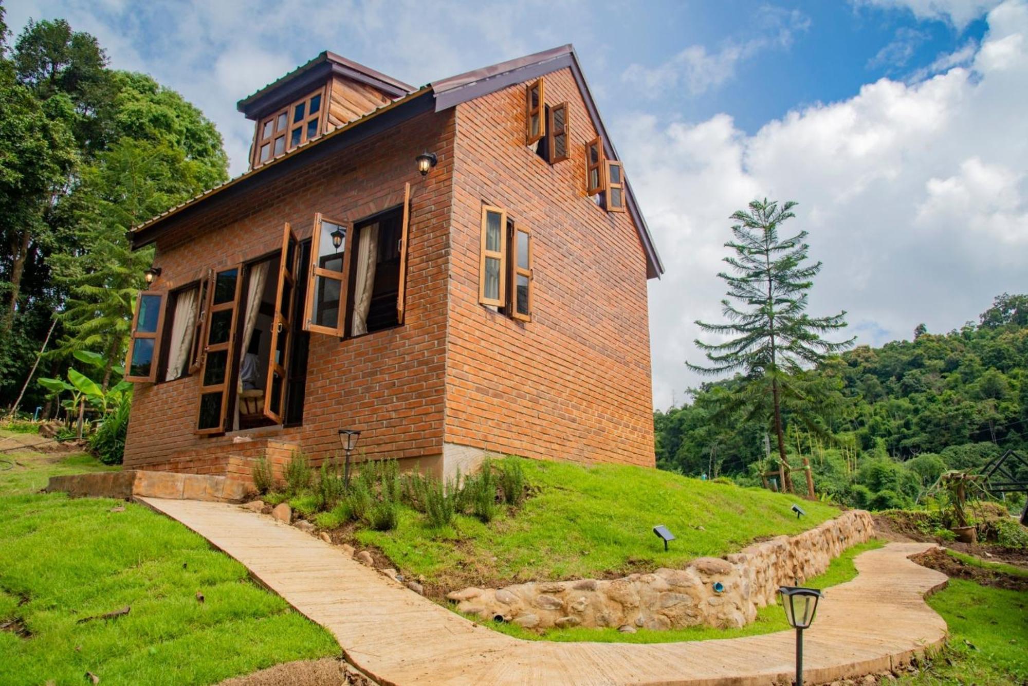 Ban Kaew Mo Ra Glamping & Restaurant Hotell Pang Mapha Eksteriør bilde