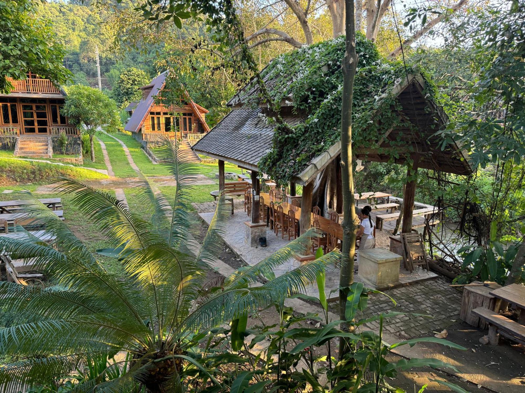 Ban Kaew Mo Ra Glamping & Restaurant Hotell Pang Mapha Eksteriør bilde
