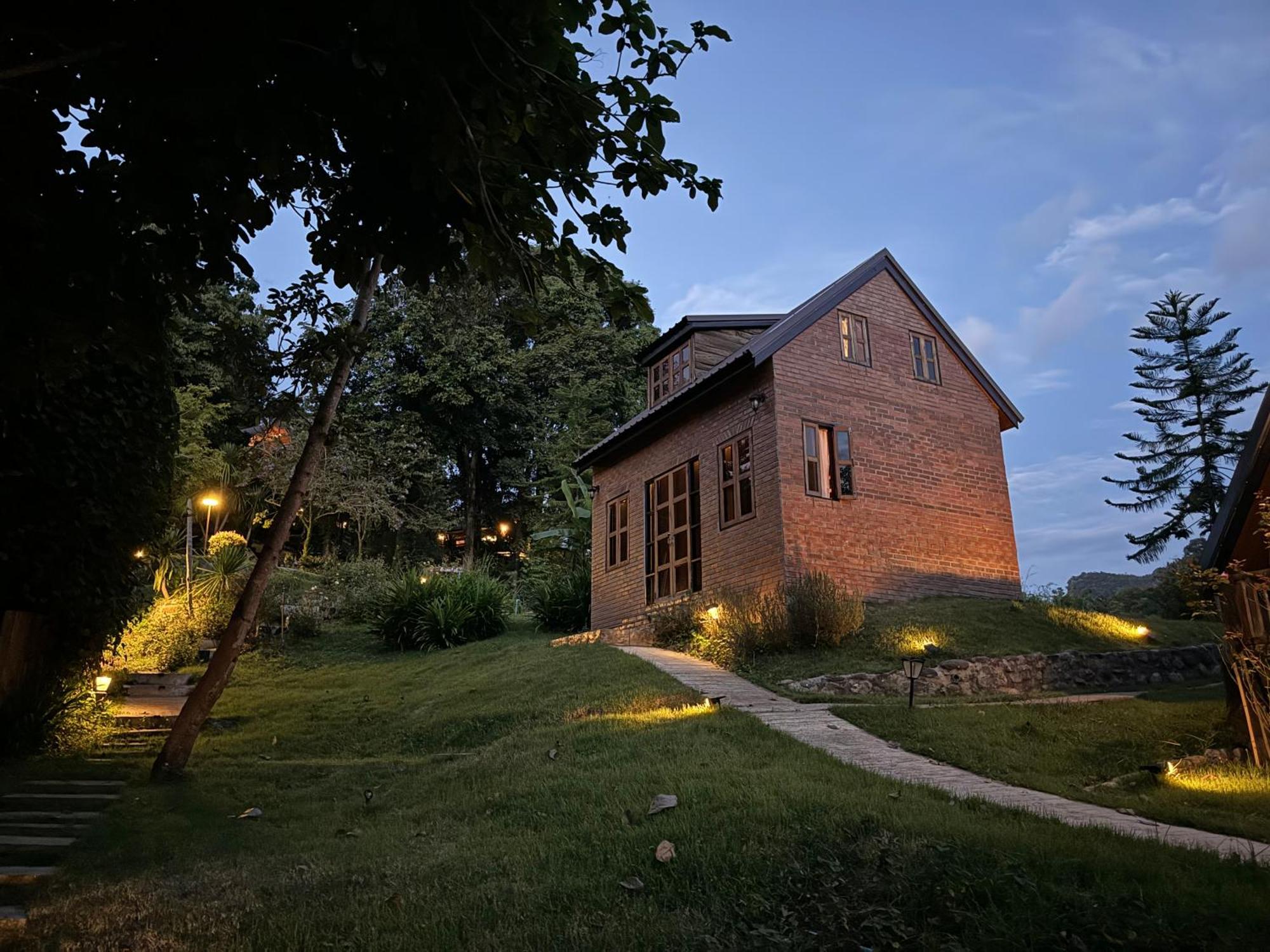 Ban Kaew Mo Ra Glamping & Restaurant Hotell Pang Mapha Eksteriør bilde