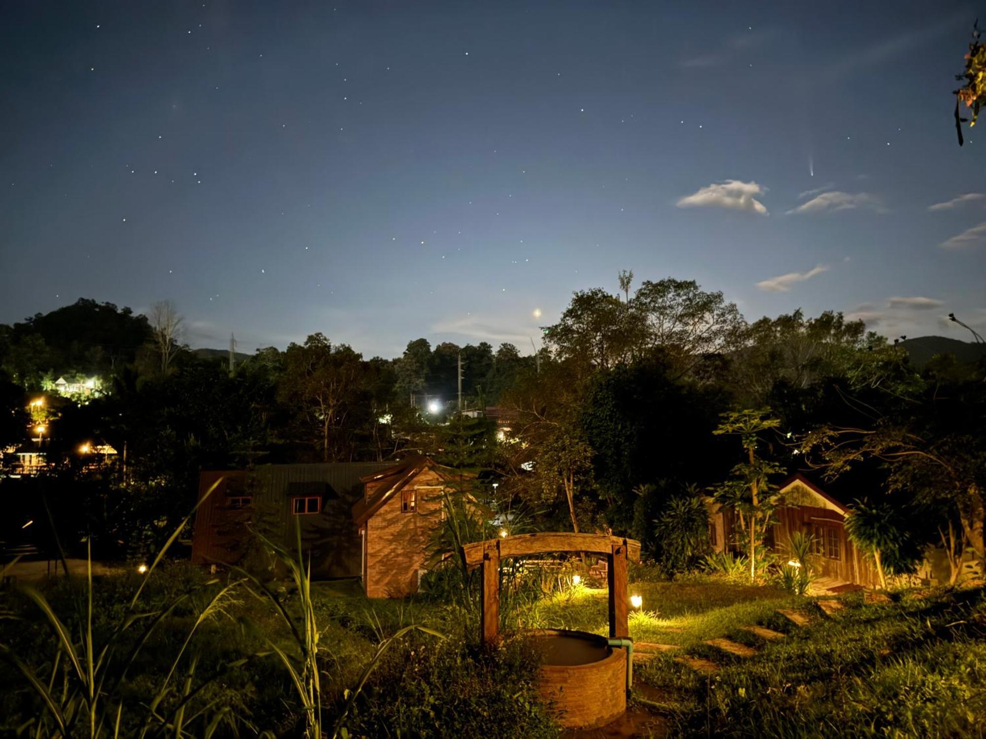 Ban Kaew Mo Ra Glamping & Restaurant Hotell Pang Mapha Eksteriør bilde