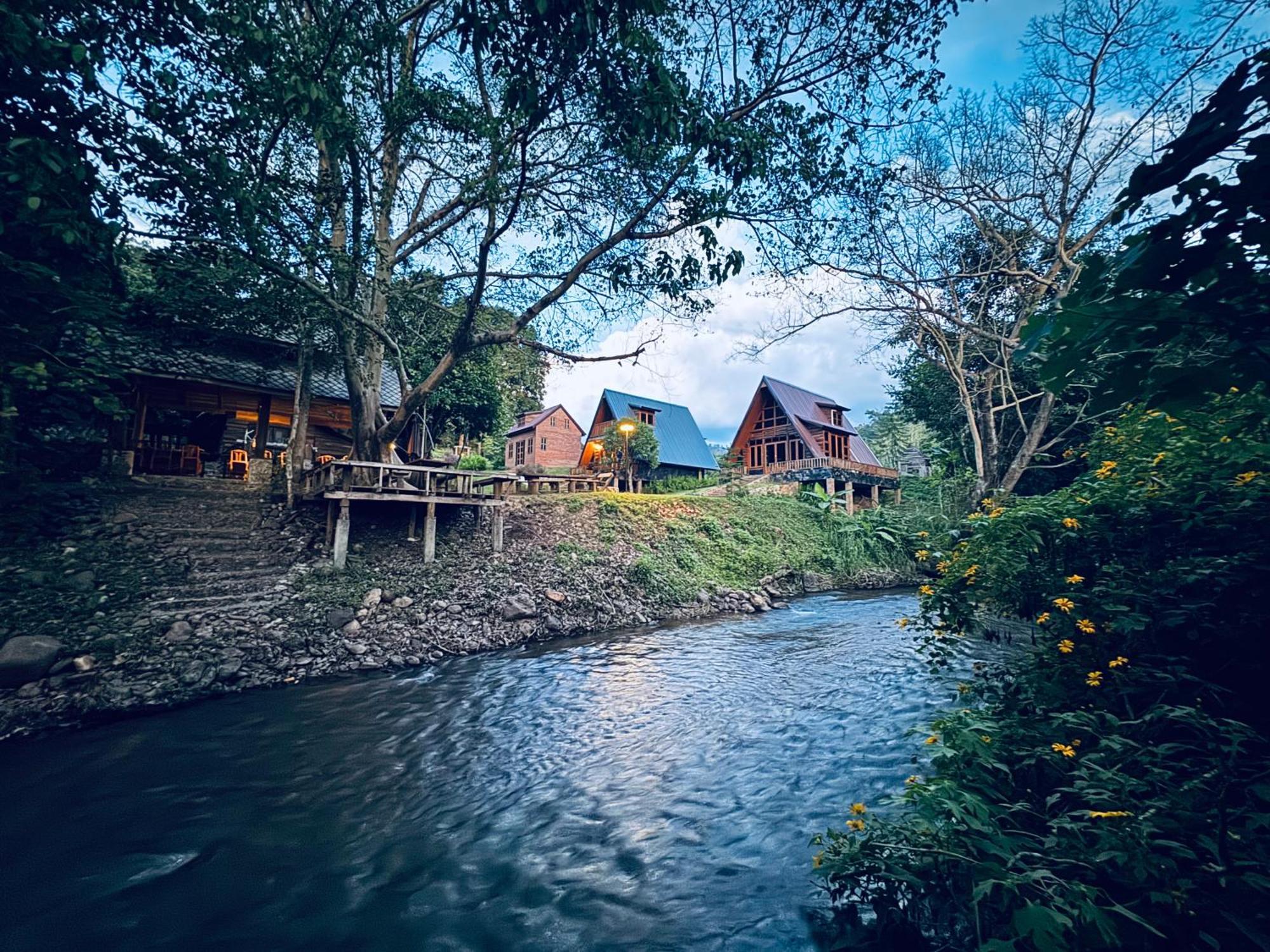 Ban Kaew Mo Ra Glamping & Restaurant Hotell Pang Mapha Eksteriør bilde