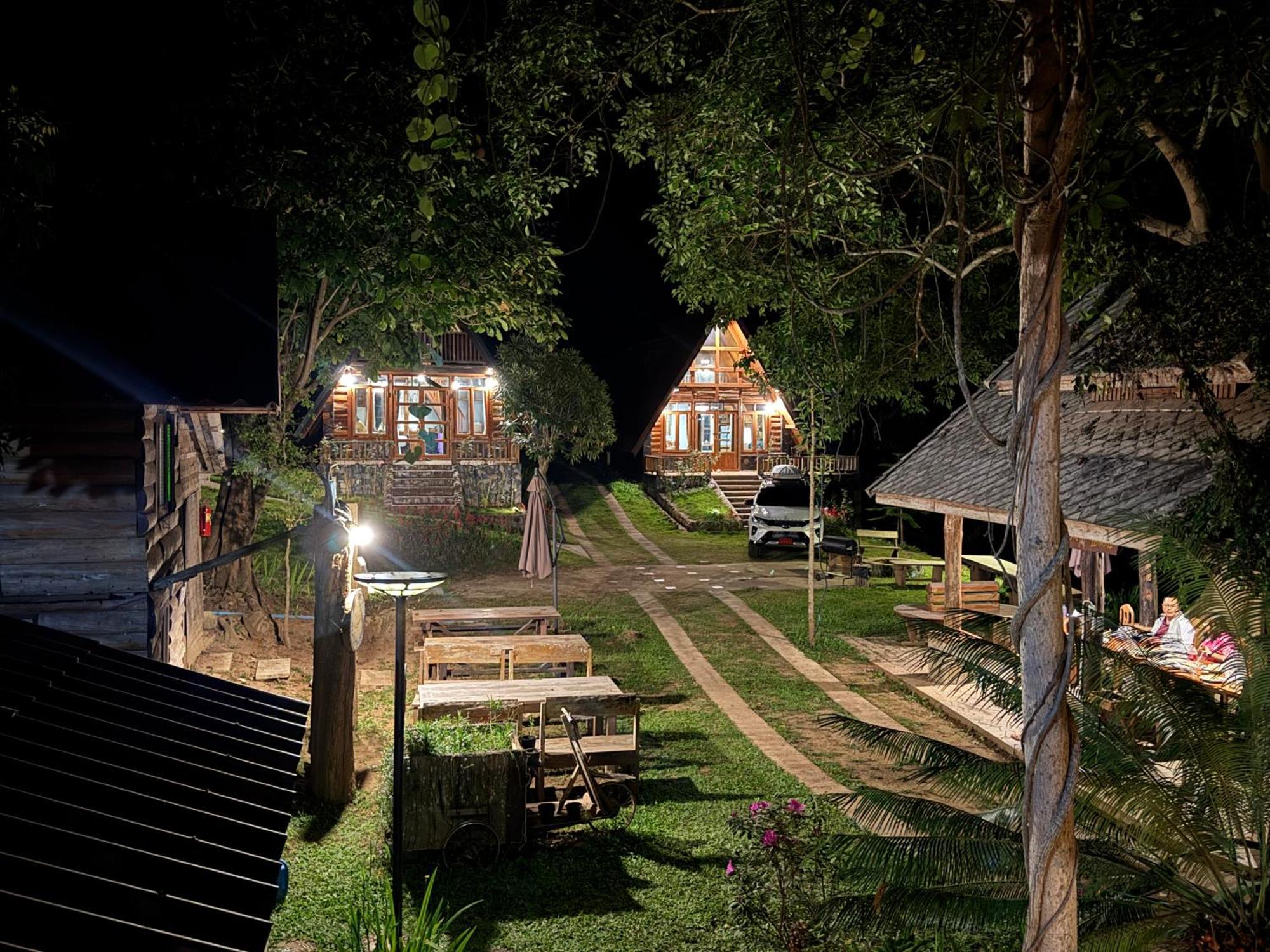 Ban Kaew Mo Ra Glamping & Restaurant Hotell Pang Mapha Eksteriør bilde