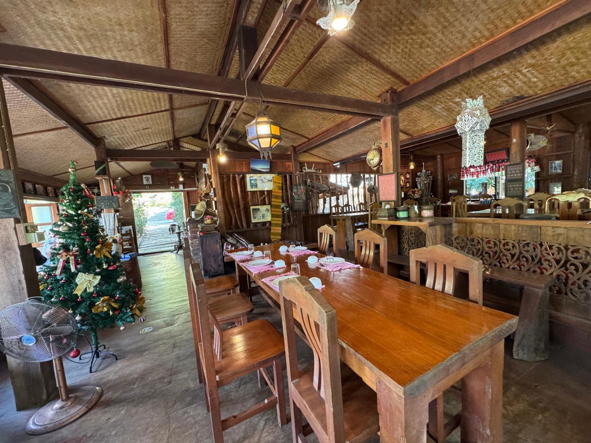 Ban Kaew Mo Ra Glamping & Restaurant Hotell Pang Mapha Eksteriør bilde