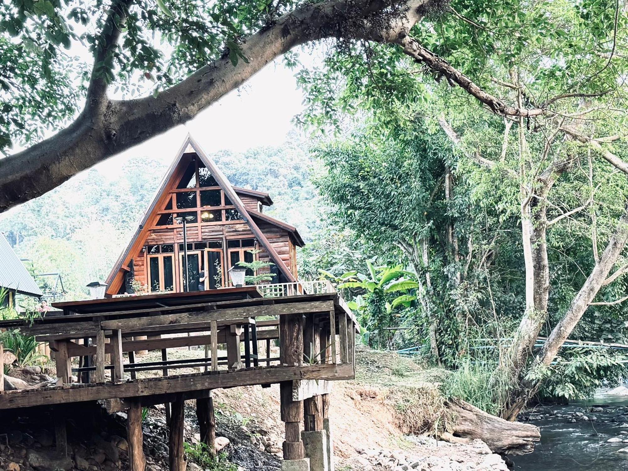 Ban Kaew Mo Ra Glamping & Restaurant Hotell Pang Mapha Eksteriør bilde
